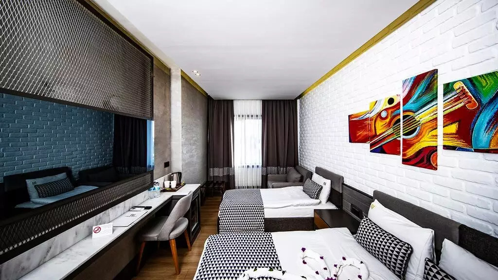 هتل لارن فمیلی آنتالیا